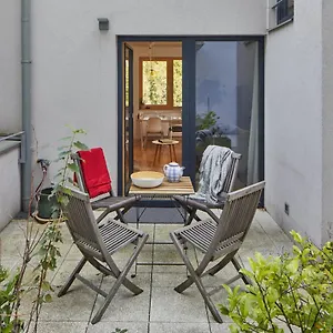 https://spacious-loft-in-zizkov-by-prague-days.praguehotelsweb.com